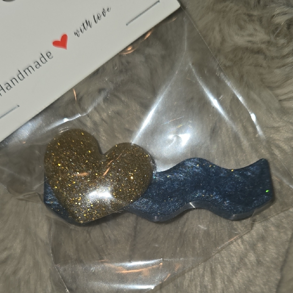 Elegant Gold and Blue Heart Hair Accessory - Picture 2 of 6